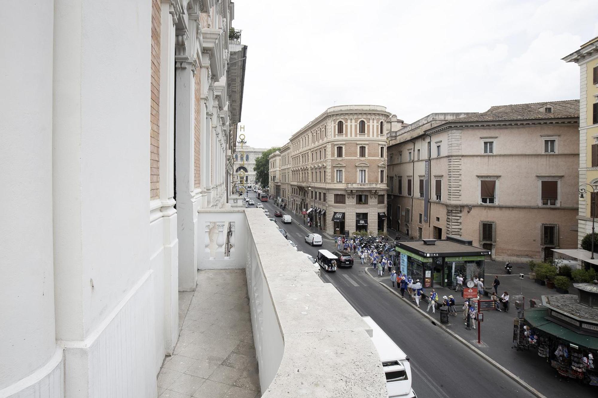 Antica Dimora Delle Cinque Lune Hotel